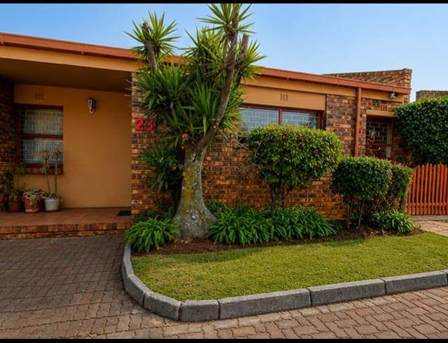 3 BEDROOM TOWNHOUSE FOR SALE IN VANDERBIJLPARK CE 3